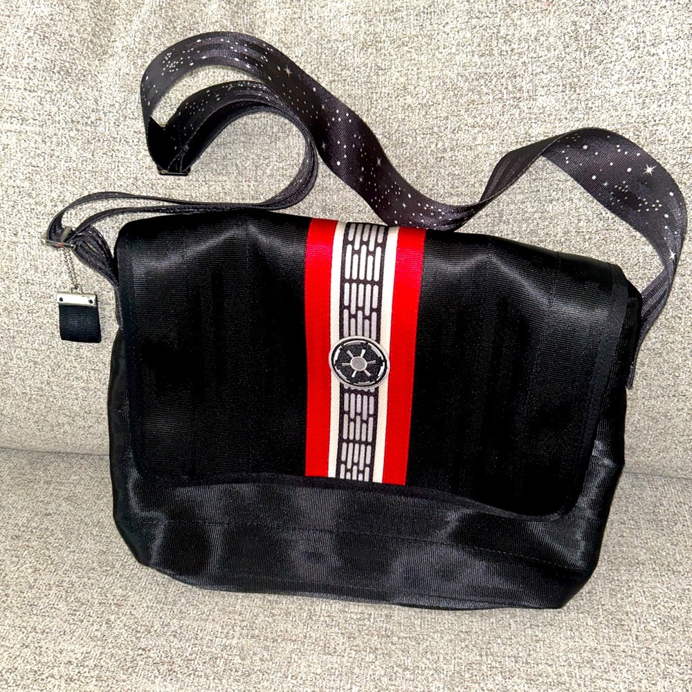 Harveys x Disney Large Imperial Messenger Bag